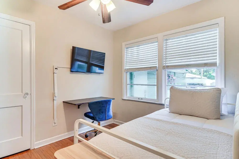 St Pete Home for Retreat & Corporate Travelers