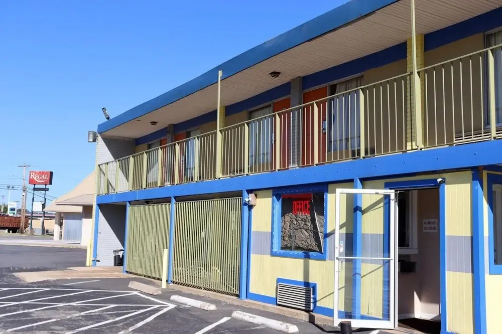 Regal Inn