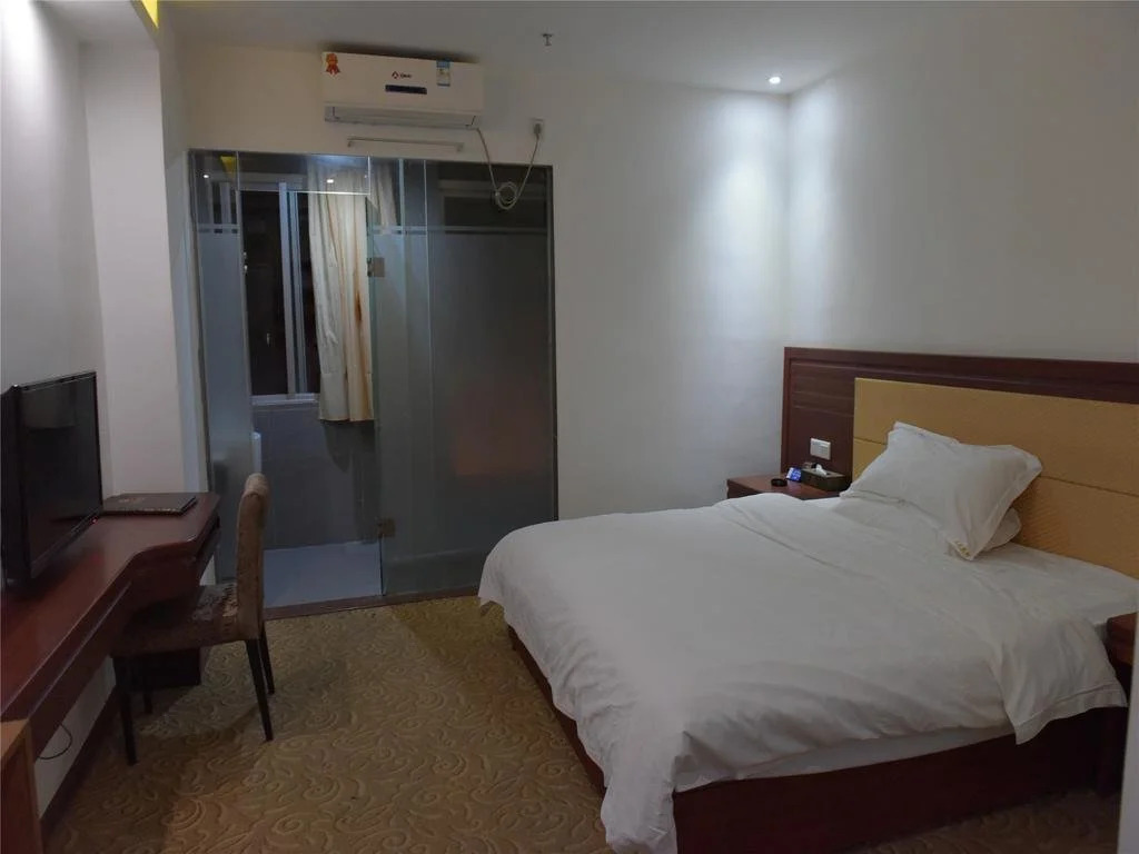 Jun Hotel Guangdong Zhanjiang Suixi County Quanfeng Square