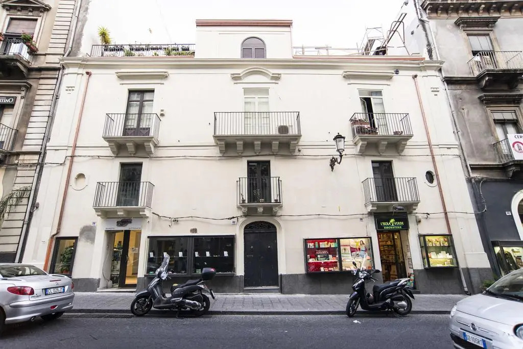 Ampio Appartamento In Via Etnea