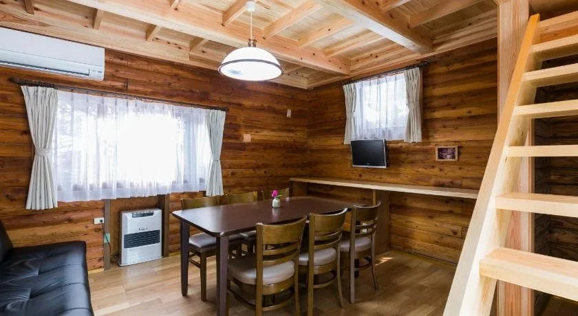 Cottage in Log Cabin