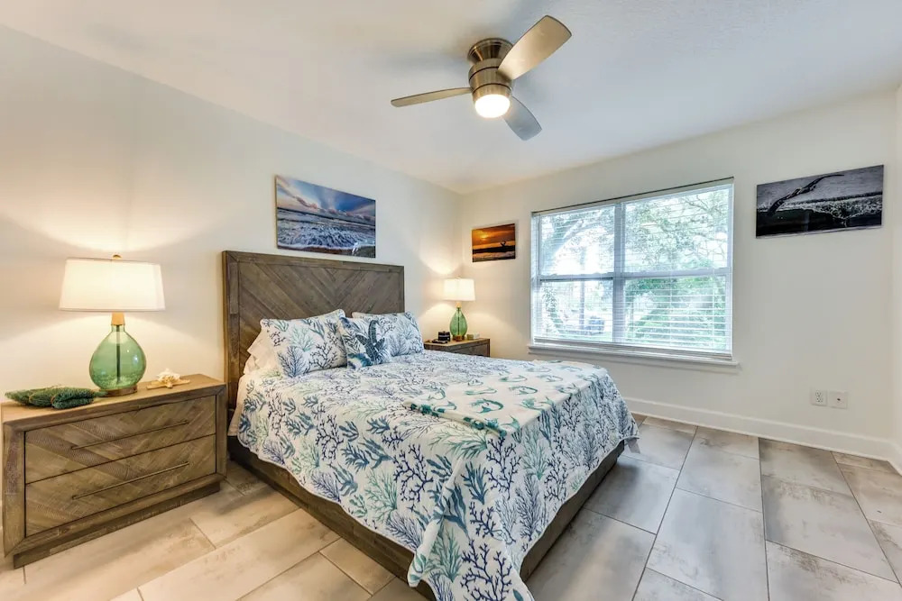 Fernandina Beach Paradise: Steps to Shore!