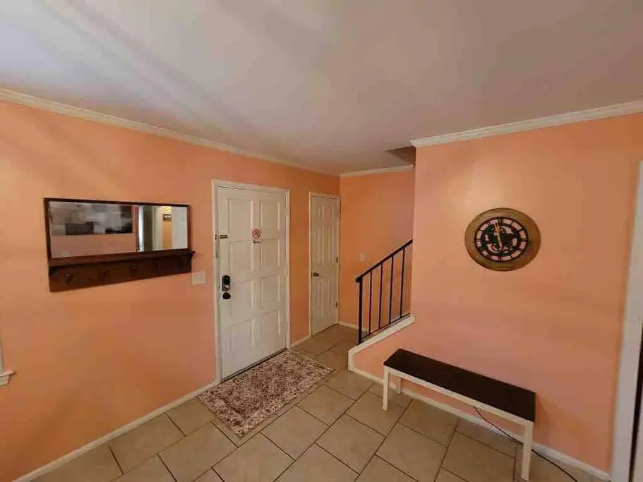 Elegant 2-bedroom pet-friendly villa w 2 parking spaces