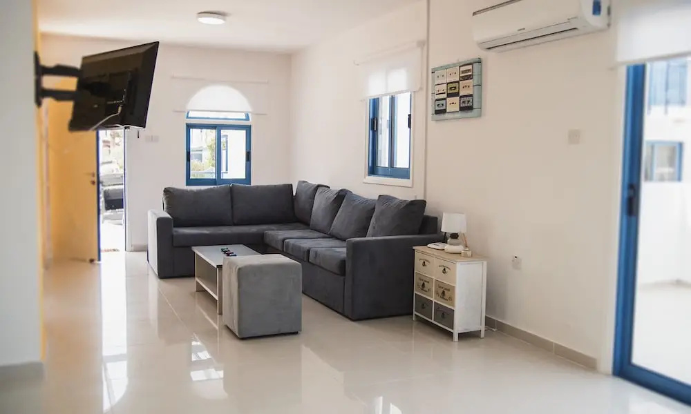 Anatoli 3BR Holiday Home 800m from the Beach