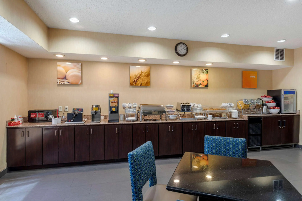 Comfort Suites DFW Airport