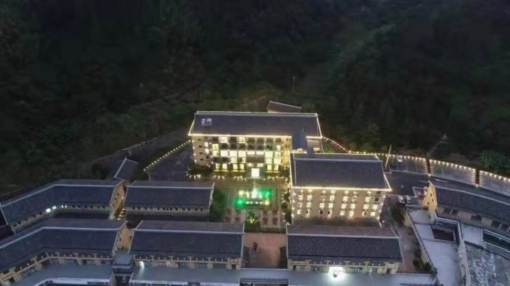 Fangyuan Holiday Hotel