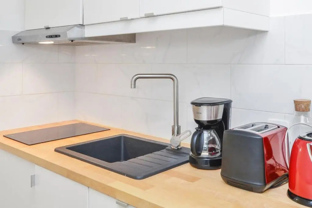 Bright studio near the Popes Palace in Avignon - Welkeys