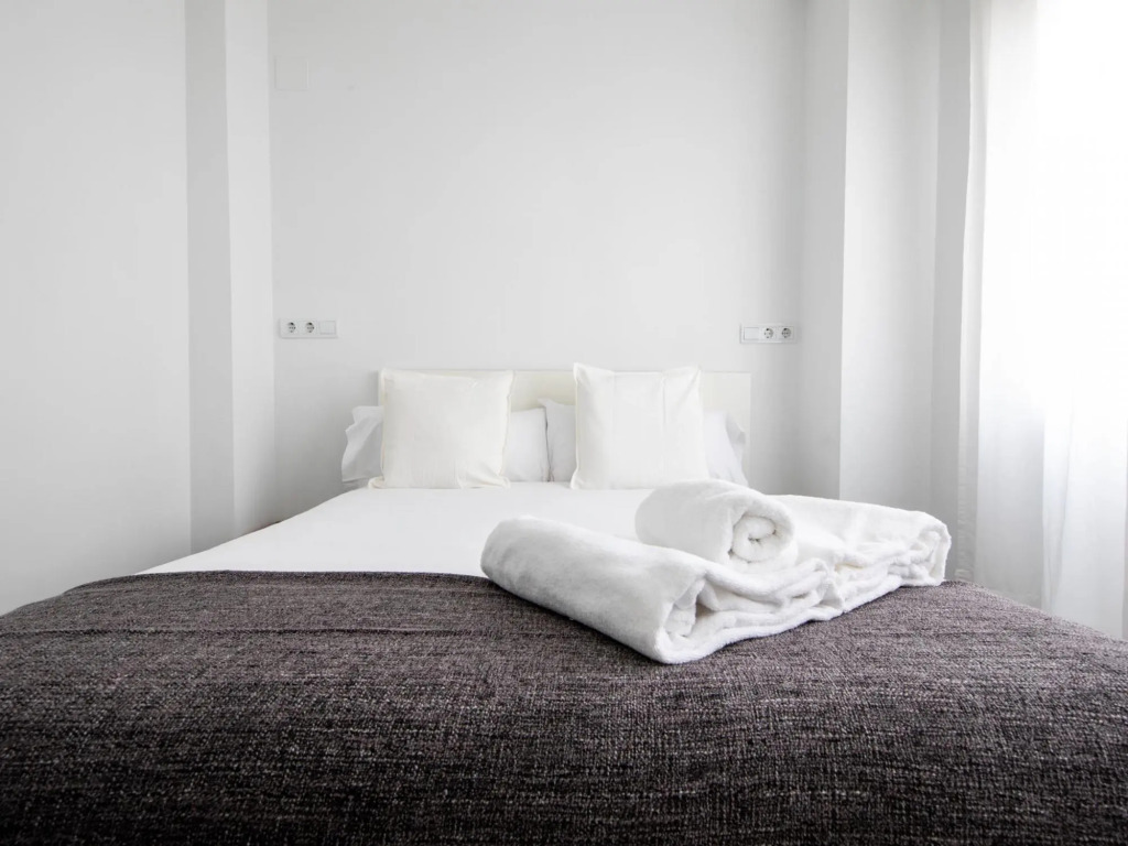 CERVANTES Apartment 7 2BR 1BT