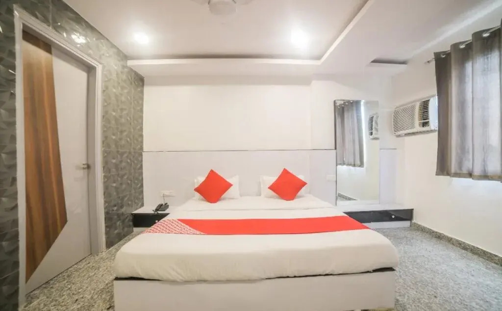 Royal Town Paschim Vihar By OYO Rooms
