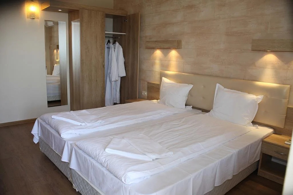 Raya Guest House
