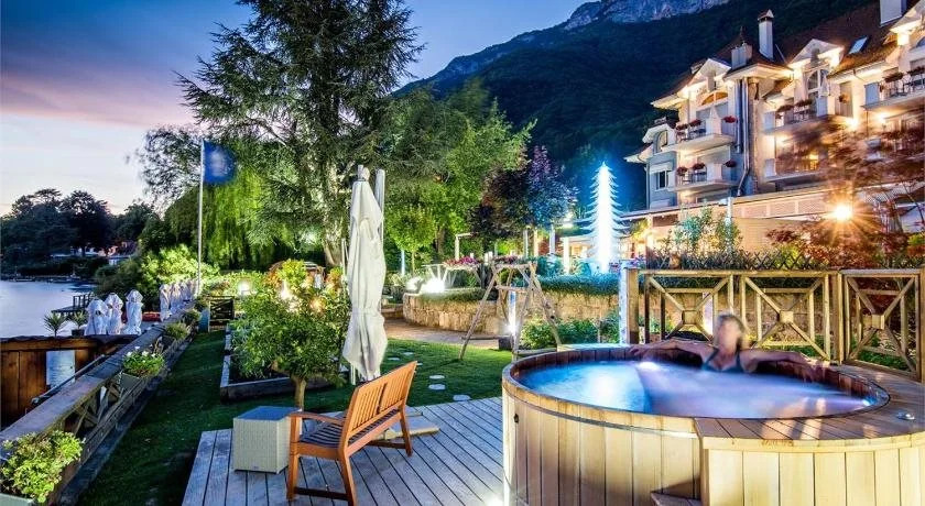 Hôtel Restaurant Yoann CONTE Bord du Lac