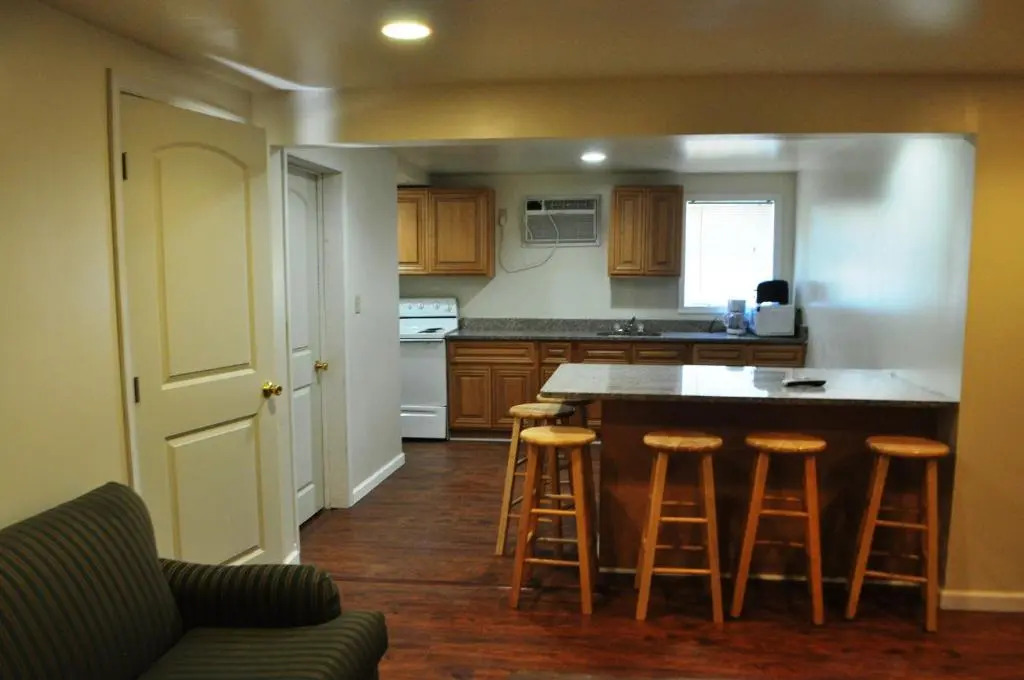 South Wind Apartments
