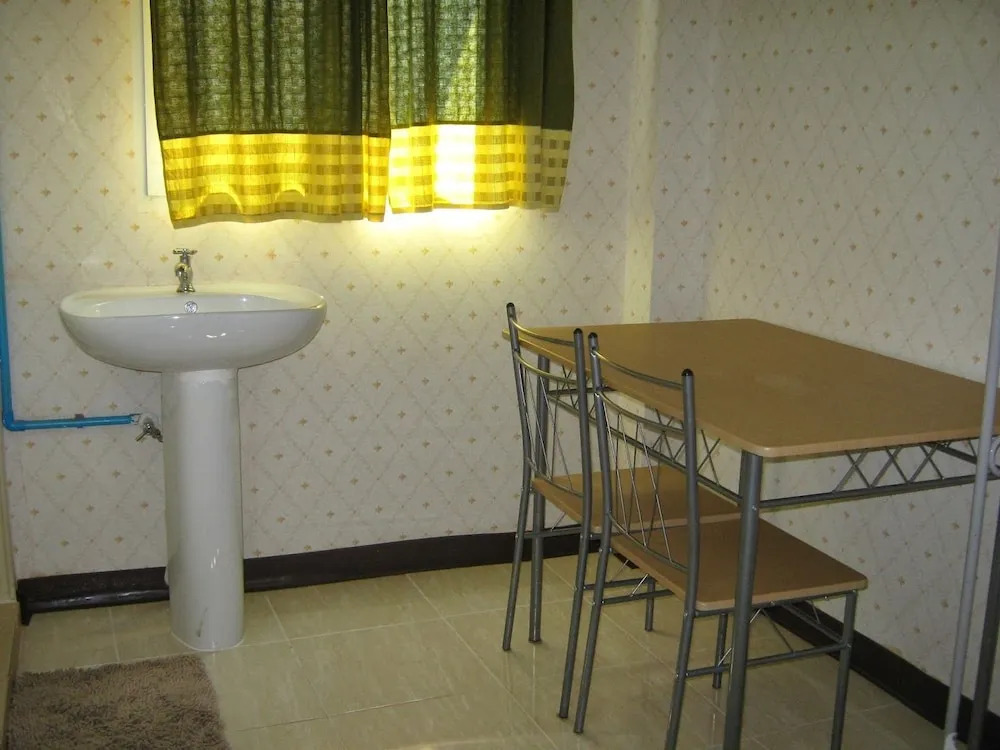 Rachanee Guesthouse