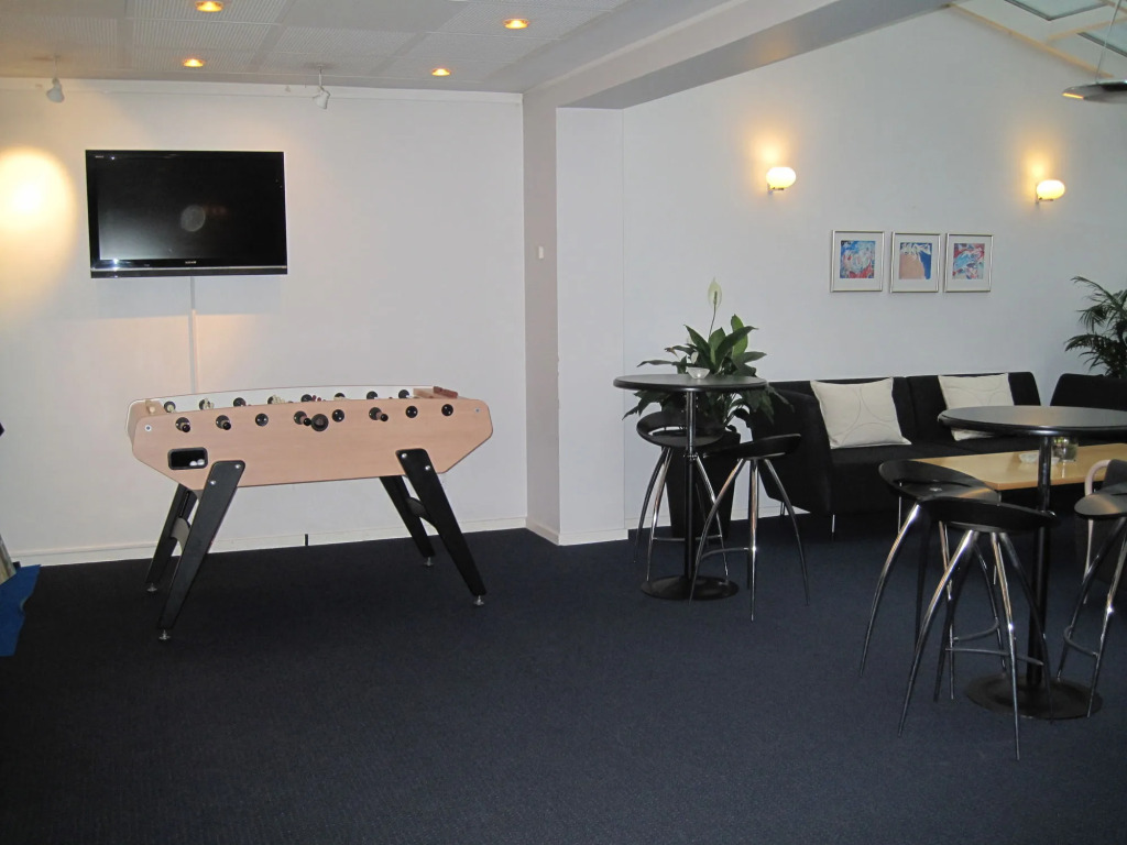 Sixtus Sinatur Hotel & Konference