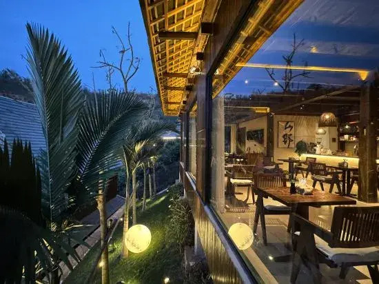 Xishuangbanna Jinghong Suyin Banshan Panoramic Villa B&B