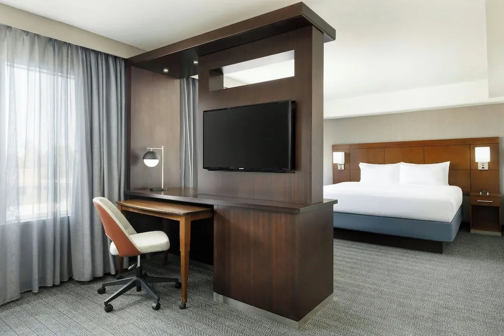 Holiday Inn Hotel Woodland Hills (Warner Ctr)