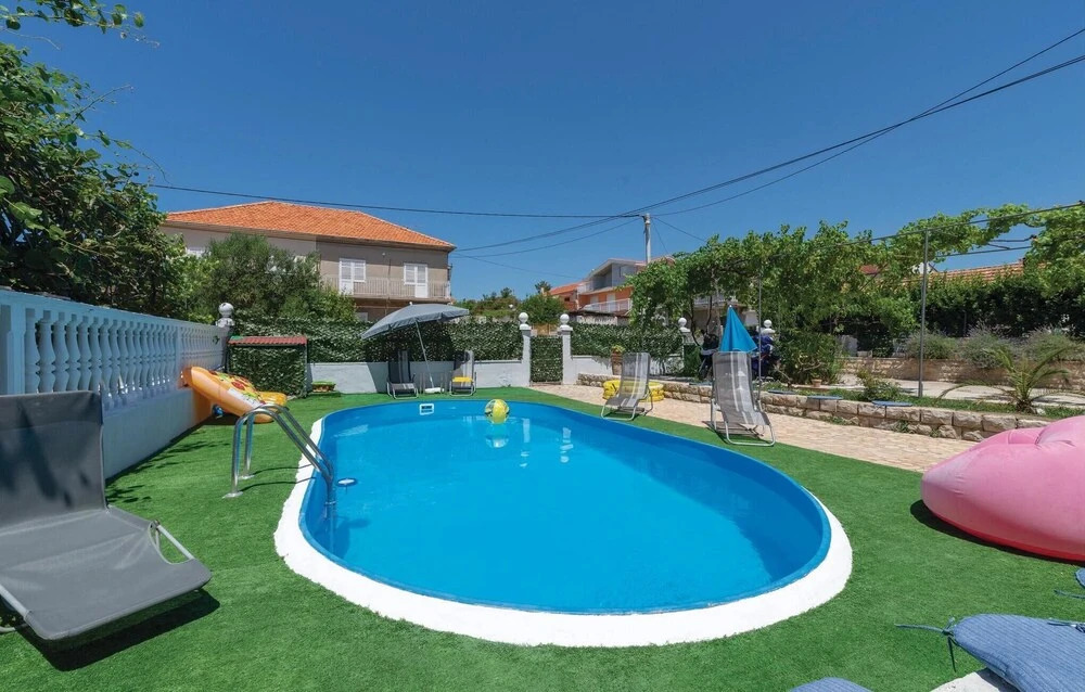 Beautiful Apartment in Zadar With 2 Bedrooms, Wifi and Outdoor Swimming Pool