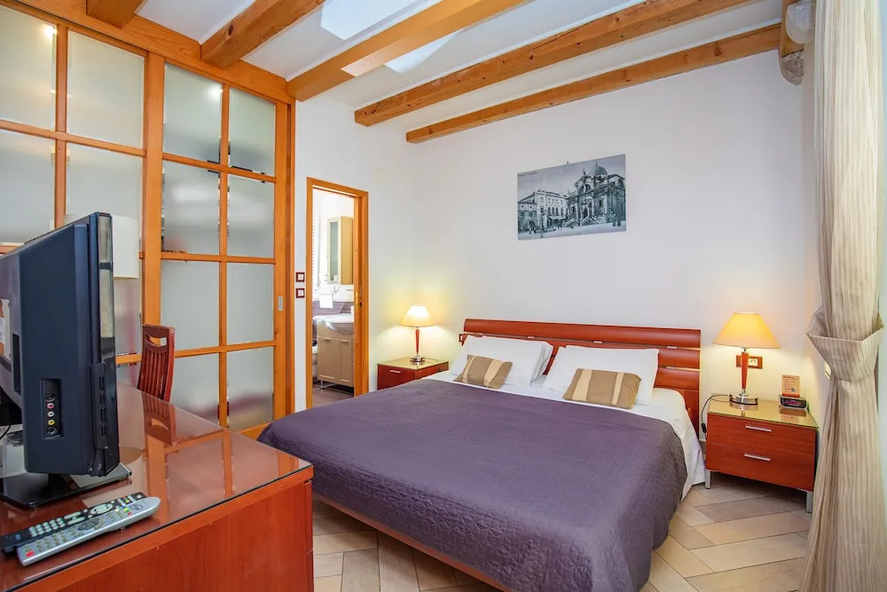 Apartments Espana