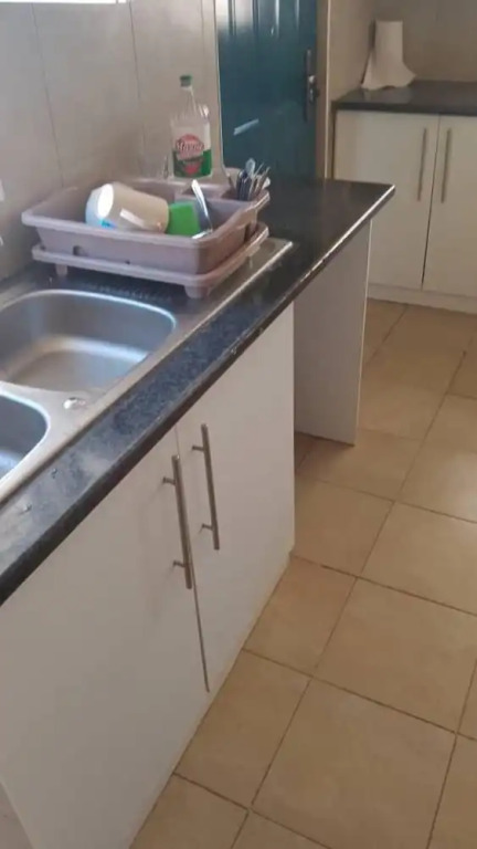 3 Bed House - Sleeps 6 - Garden - Parking - Wifi
