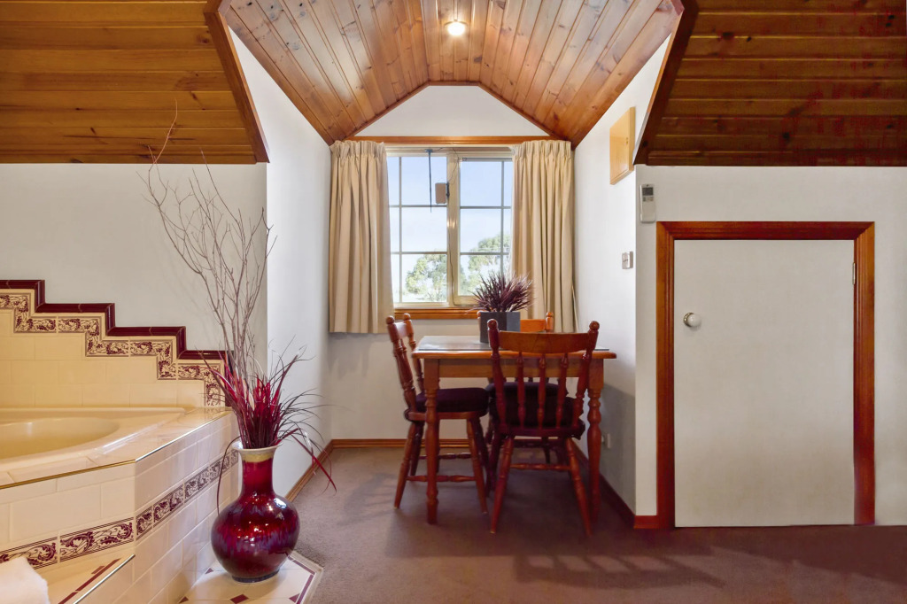 Swansea Cottages & Lodge Suites