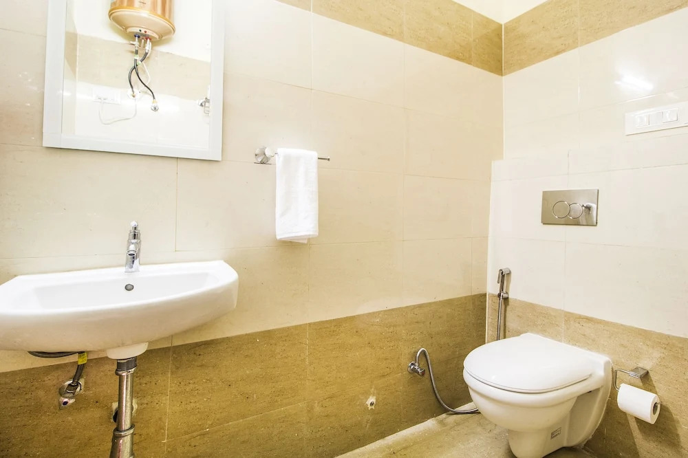 FabHotel Evergreen