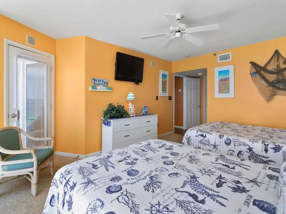 Beautiful Long Beach Condo unit 1-1206! TWO Gulf Masters
