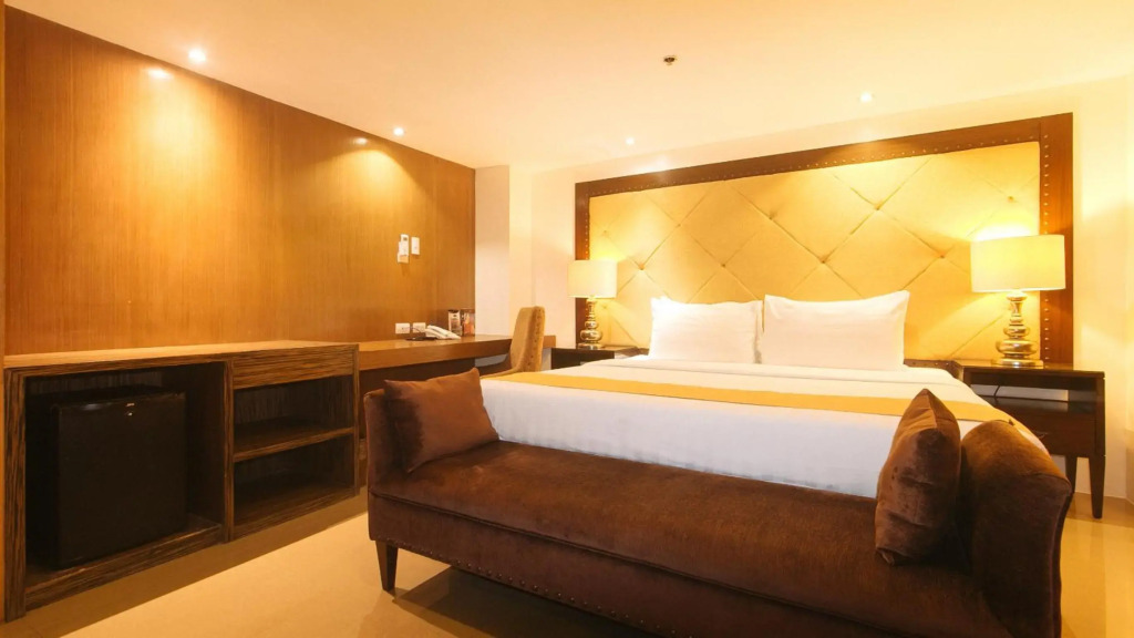 OYO 1235 Palette Torre Venezia Suites