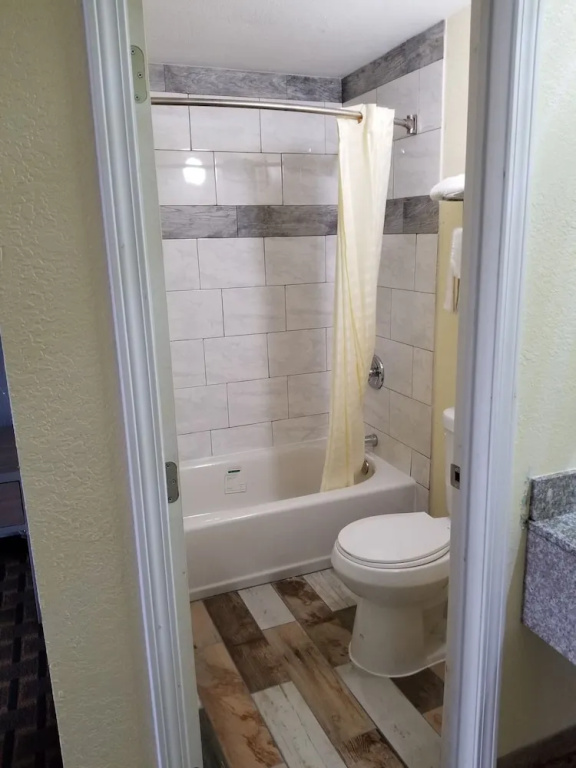 Ameristay Inn & Suites