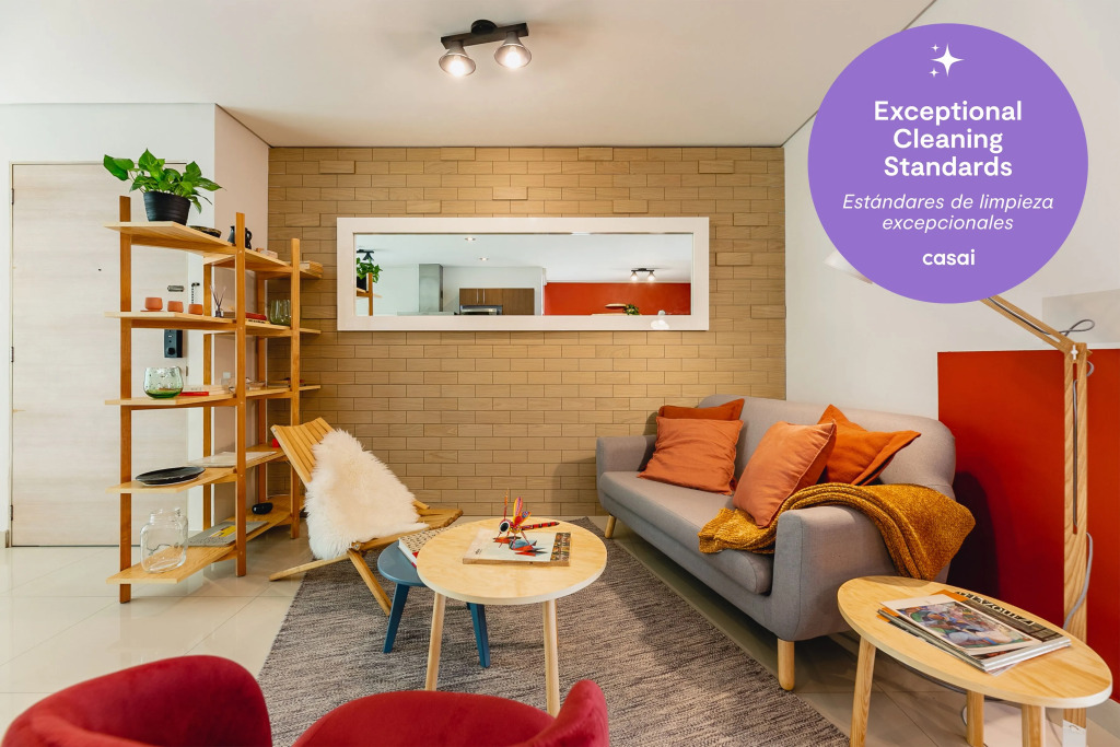 Artsy, Hi-Tech Condo in the Heart of Roma