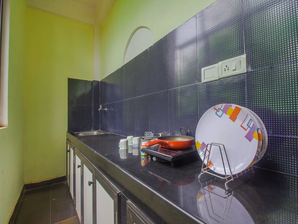 OYO 16427 Home Spacious 1BHK LPK Waterfront