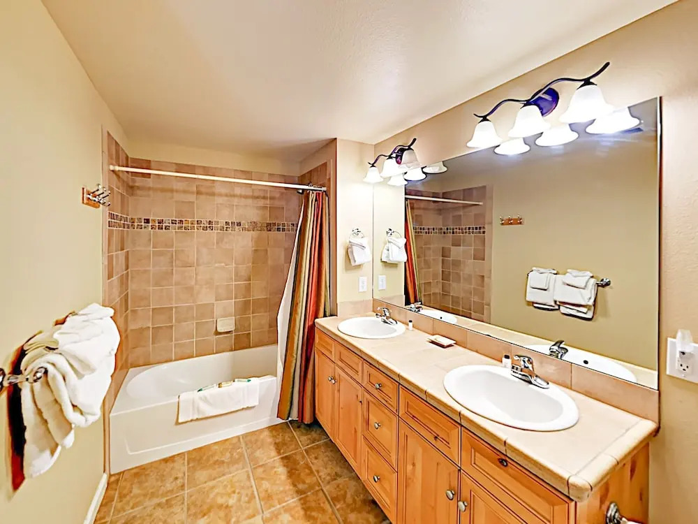 145 Unit 1 Fraser - 3 Br Condo