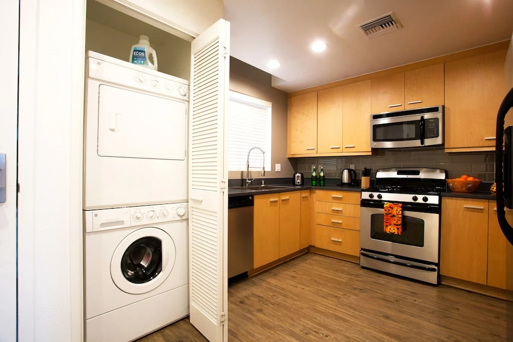 Waterfront Suites At Marina Del Rey