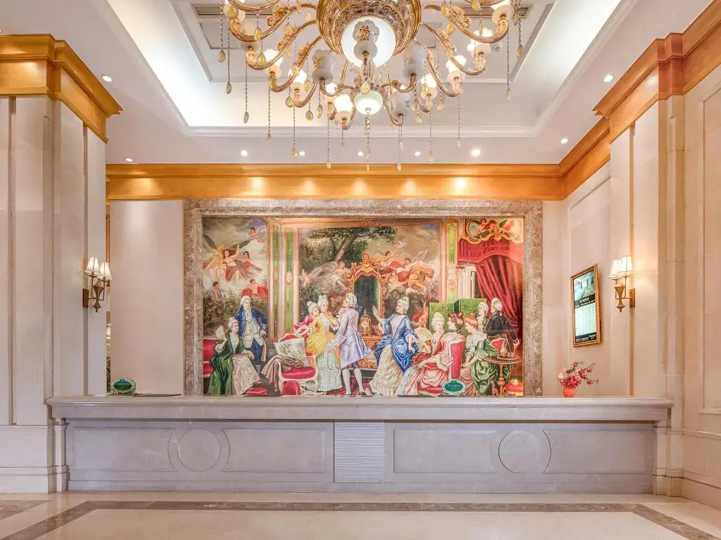 Vienna International Hotel (Nanjing Zhushan Road Metro Station)