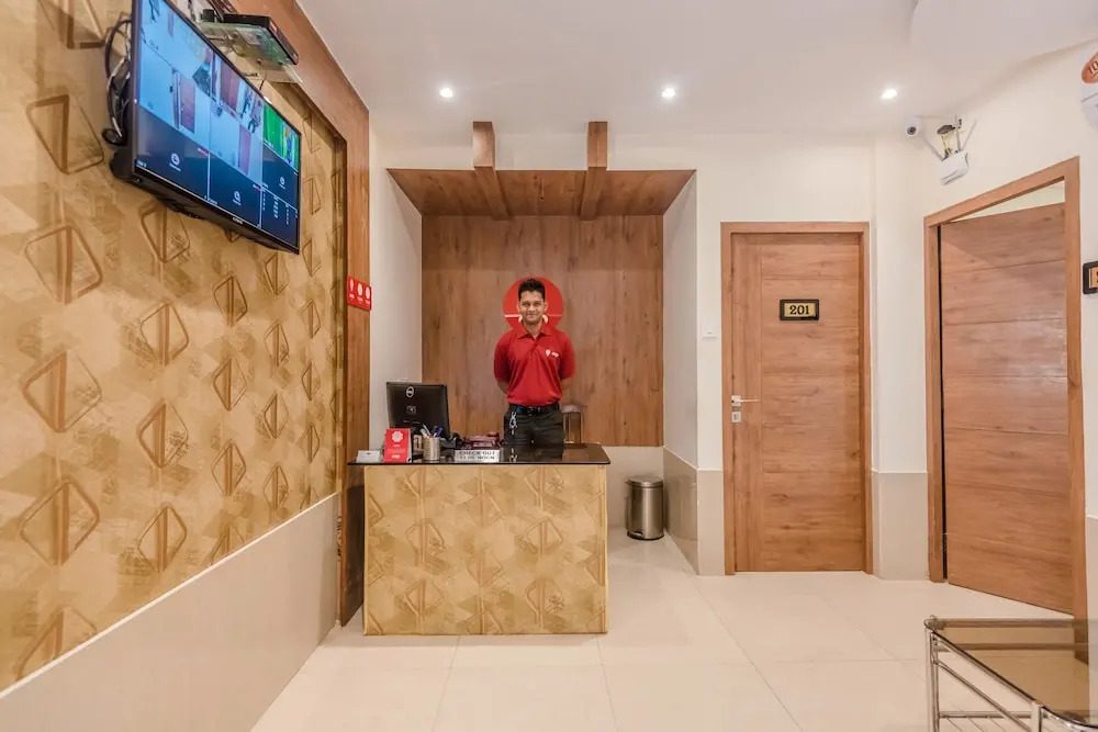 OYO 8363 Hotel Royal NS