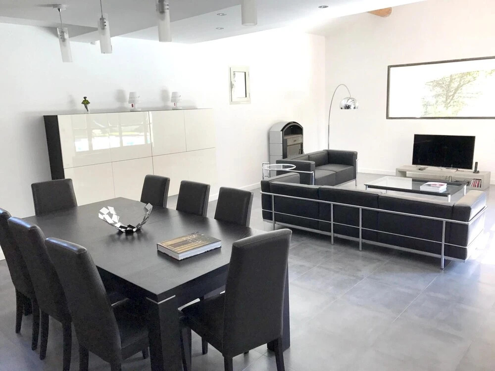 Villa With 5 Bedrooms in Mallemort, With Private Pool, Enclosed Garden and Wifi