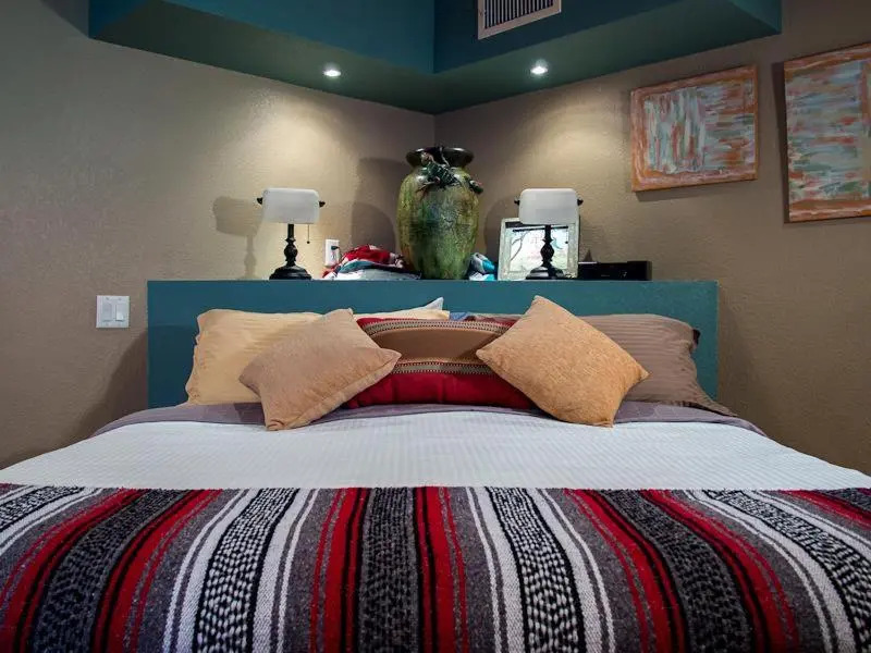Cozy Cactus Inn
