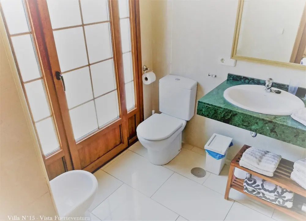 Luxury Villa With Private Heated Pool 15