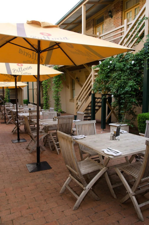 Cobb & Co Court Boutique Hotel