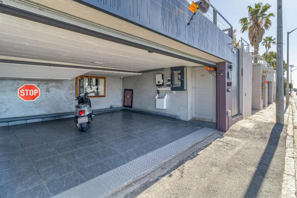 Cape Town Skyroof apartment LOADSHED PROOF Ocean Views