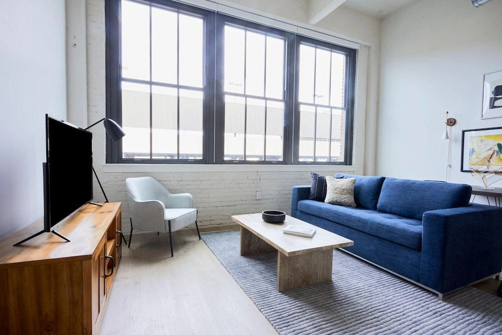 Contemporary Museum District Suites by Sonder
