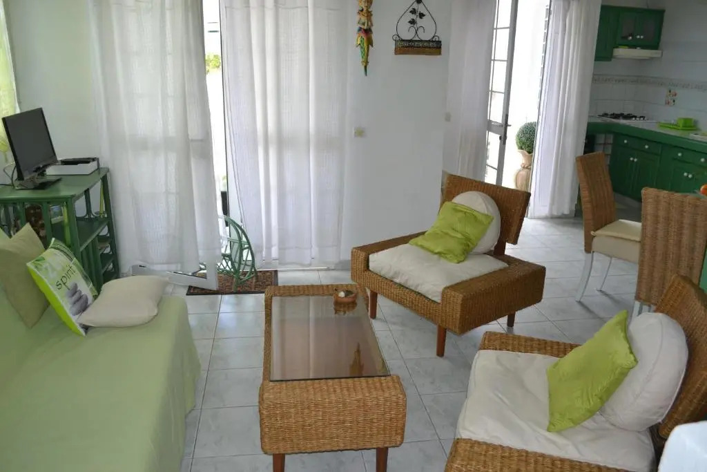 La Nicotoria Apartments