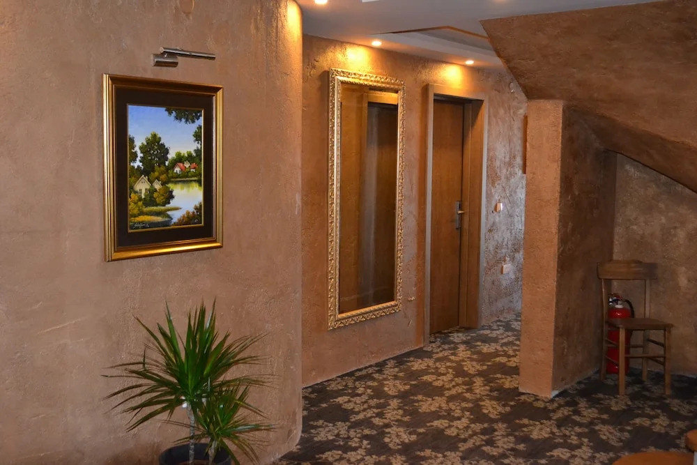 Garni Hotel Chicha - Winery ŠKRBIĆ