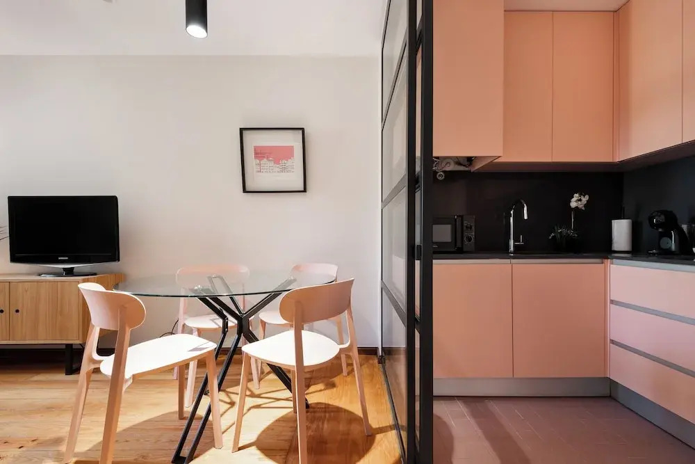 Rivol2 · Wonderful 1BR Next to Rivoli Theatre