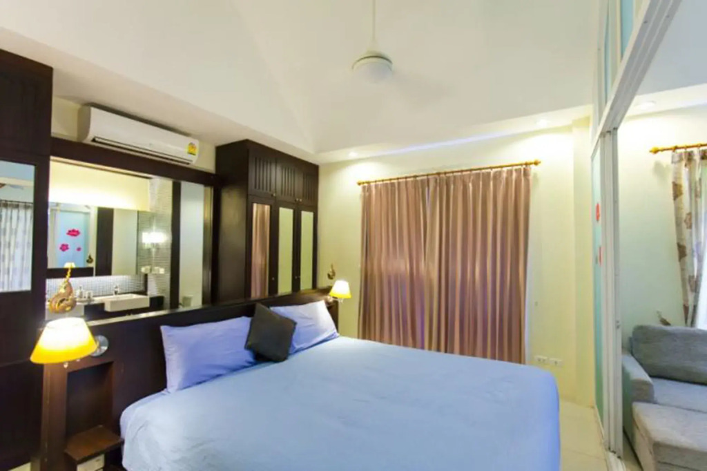 Volnay Villa