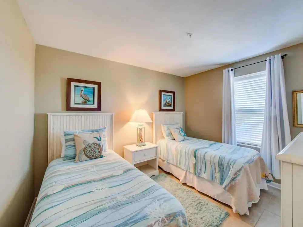 Fantastic condo in Orange Beach with views of the Gulf and Cotton Bayou