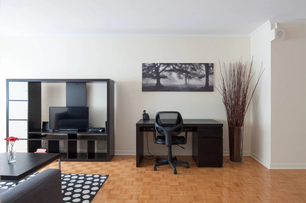 Slick 1BR Right Downtown by Namastay