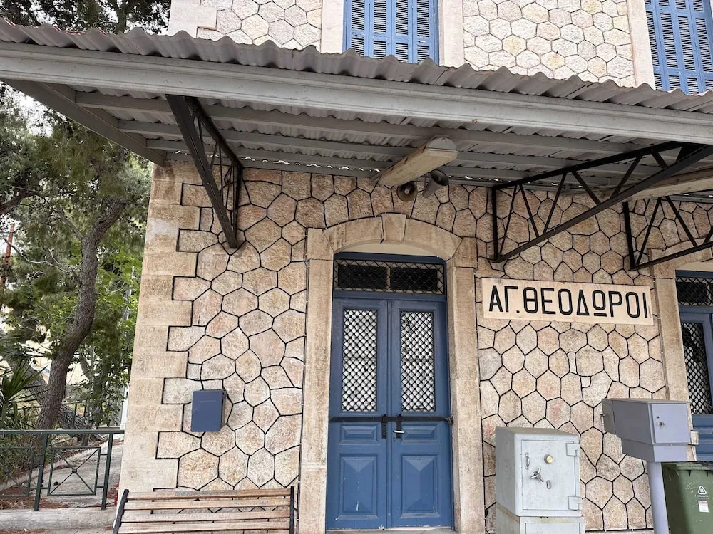 VerGian Brand New Apt at Agioi Theodoroi