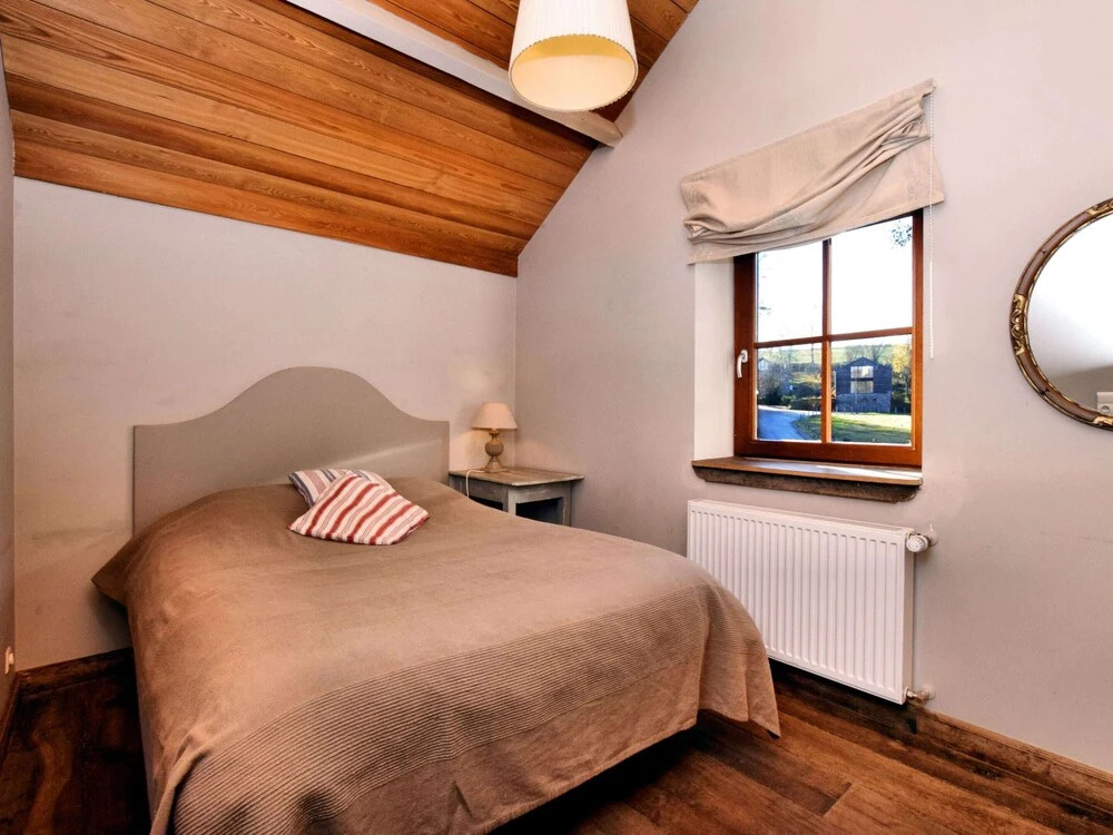 Rustic holiday home in Halleux