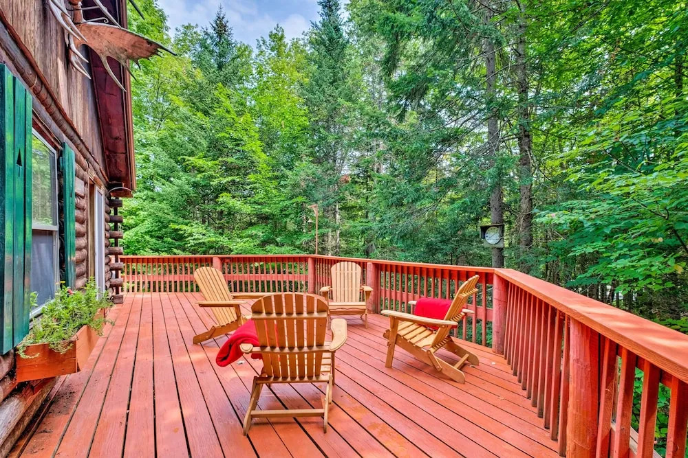 Private Wooded Cabin: 7 Mi to Mount Snow!
