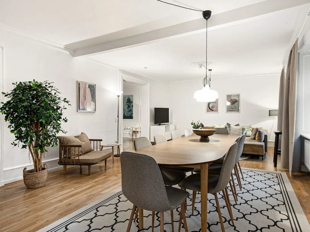 Gorgeuos Three-bedroom Apartment in Historical Copenhagen